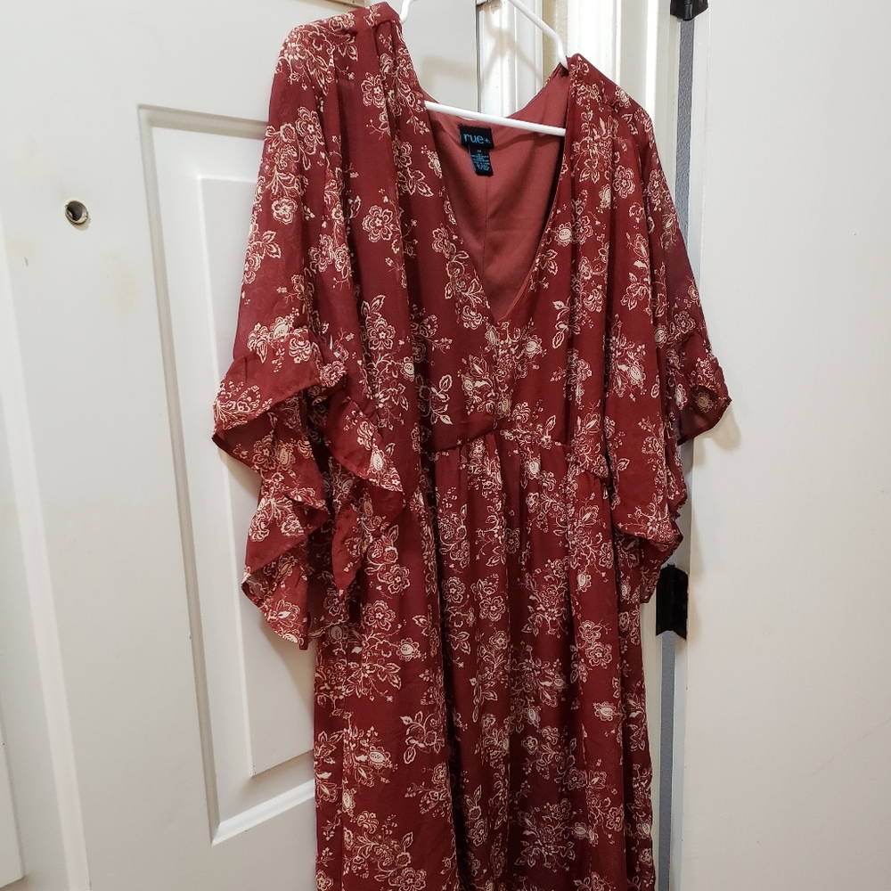 Burgundy flowy dress- worn once